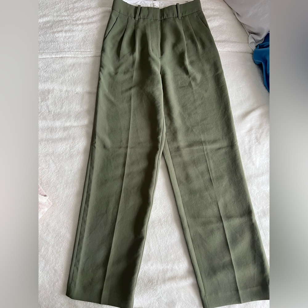 Aritzia Wilfred Olive Green Effortless Pant
